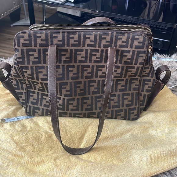 Authentic Fendi vintage shoulder bag - Picture 4 of 8